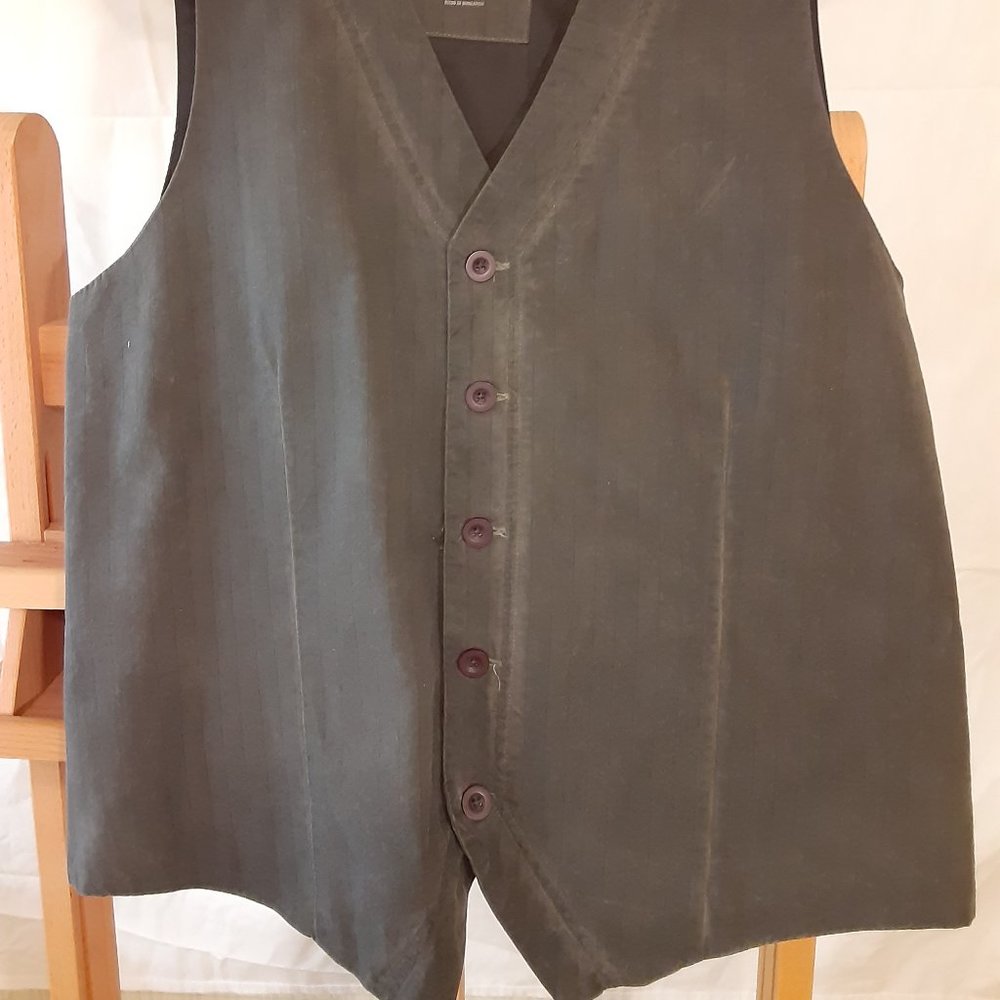 Decree vest - Picture 2 of 5